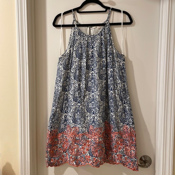 Embroidered beach dress - Picture 1 of 4